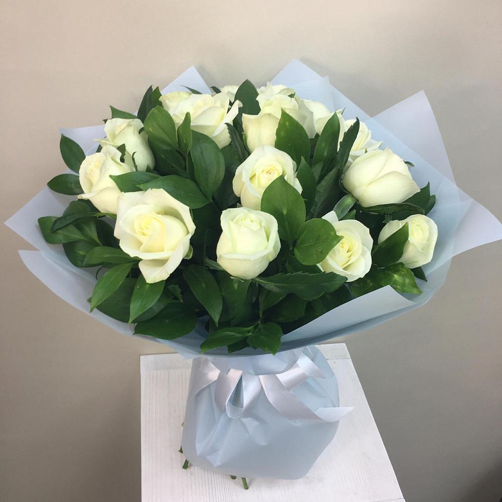 Букет 15 Белых роз Проуд в Троицко-Печорске