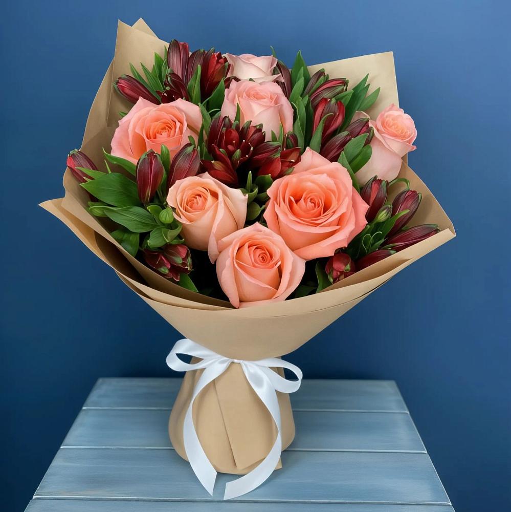 Букет цветов из: Розы и Альстромерии в Троицко-Печорске