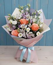Букет цветов из:  Лизиантусы, Розы, Альстромерии и Гипсофила в Троицко-Печорске