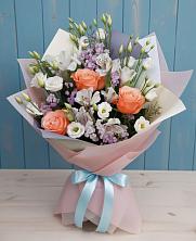 Букет цветов из:  Лизиантусы, Розы, Альстромерии и Гипсофила в Троицко-Печорске