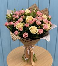 Букет цветов из:  Розы в Троицко-Печорске