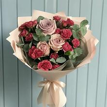 Букет цветов из:  Гвоздики и Розы в Троицко-Печорске