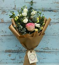 Букет цветов из:  Розы и Лизиантусы в Троицко-Печорске