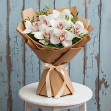 Букет цветов из:  Орхидеи и Розы в Троицко-Печорске